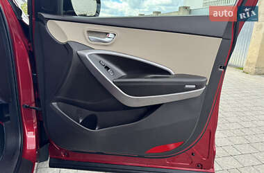 Внедорожник / Кроссовер Hyundai Santa FE 2015 в 