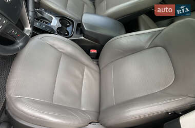 Внедорожник / Кроссовер Hyundai Santa FE 2014 в 
