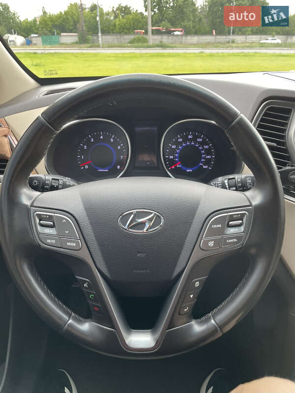 Внедорожник / Кроссовер Hyundai Santa FE 2014 в Вишневом