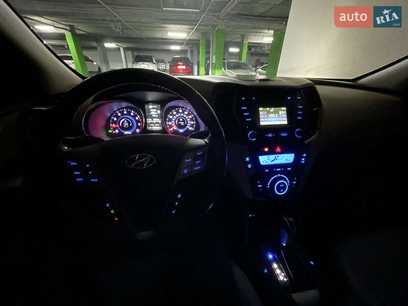 Внедорожник / Кроссовер Hyundai Santa FE 2014 в Вишневом
