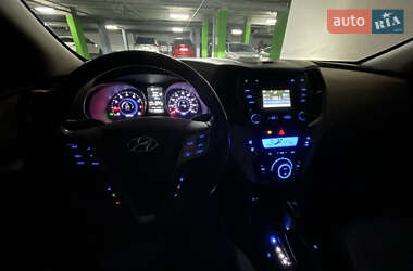 Внедорожник / Кроссовер Hyundai Santa FE 2014 в 