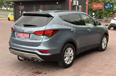 Внедорожник / Кроссовер Hyundai Santa FE 2017 в 