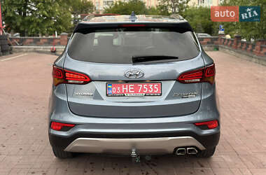 Внедорожник / Кроссовер Hyundai Santa FE 2017 в 