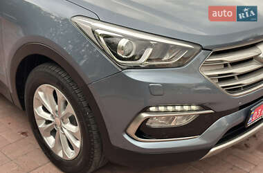 Внедорожник / Кроссовер Hyundai Santa FE 2017 в 