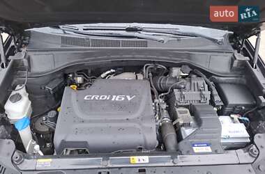 Внедорожник / Кроссовер Hyundai Santa FE 2017 в 