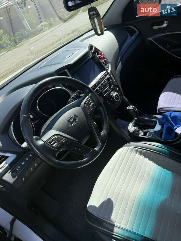 Позашляховик / Кросовер Hyundai Santa FE 2017 в Первомайську