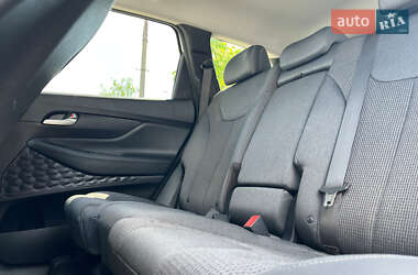 Позашляховик / Кросовер Hyundai Santa FE 2019 в 