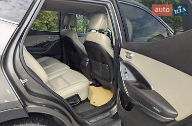 Позашляховик / Кросовер Hyundai Santa FE 2013 в 