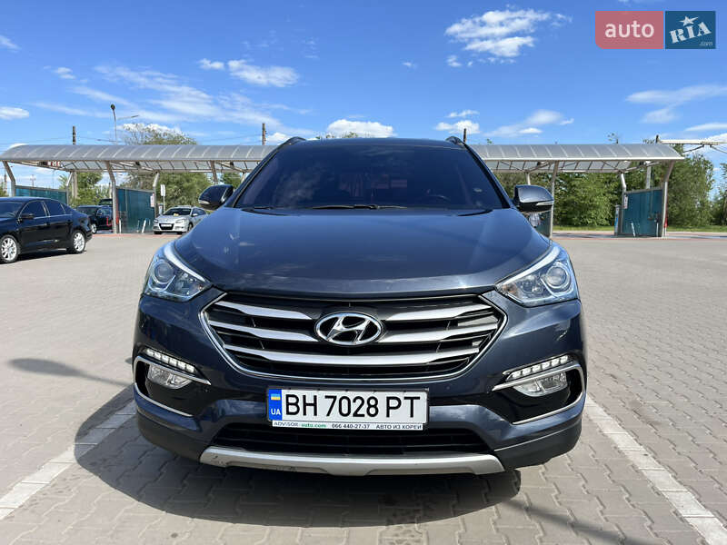 Позашляховик / Кросовер Hyundai Santa FE 2015 в 