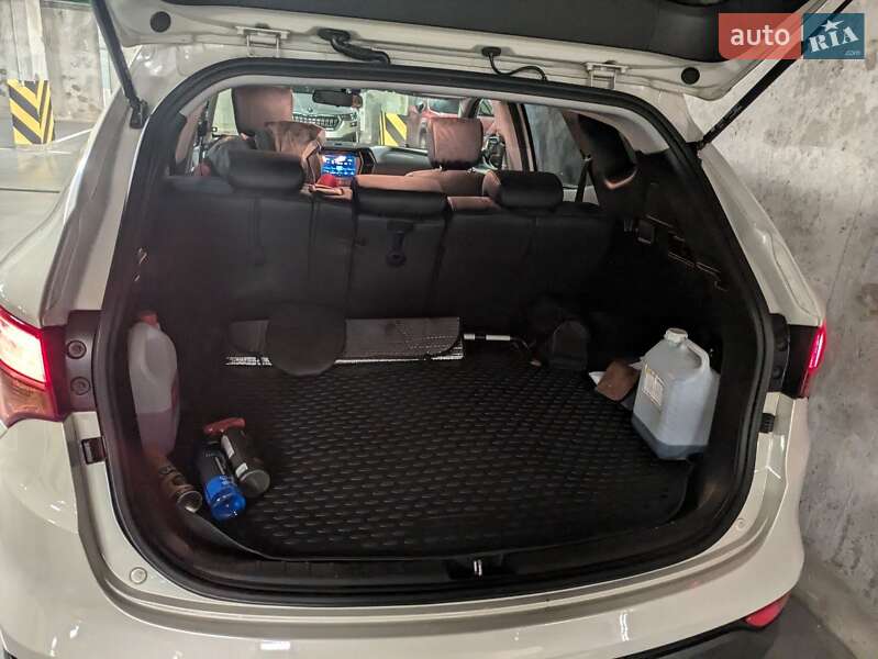 Внедорожник / Кроссовер Hyundai Santa FE 2014 в Киеве
