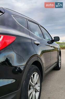Позашляховик / Кросовер Hyundai Santa FE 2013 в 