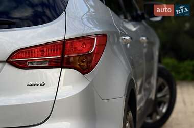 Позашляховик / Кросовер Hyundai Santa FE 2013 в 