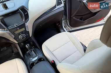 Позашляховик / Кросовер Hyundai Santa FE 2013 в 