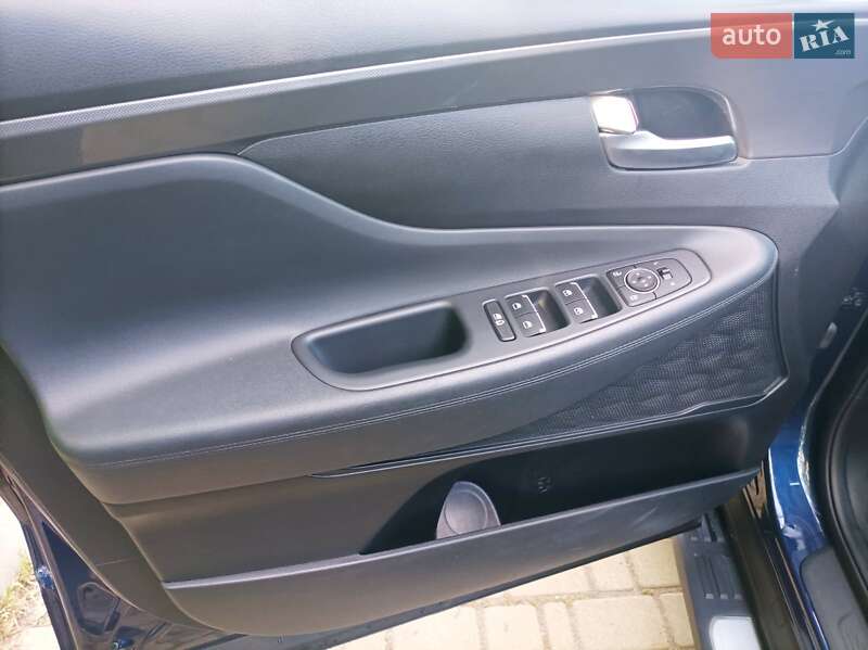 Внедорожник / Кроссовер Hyundai Santa FE 2022 в Одессе