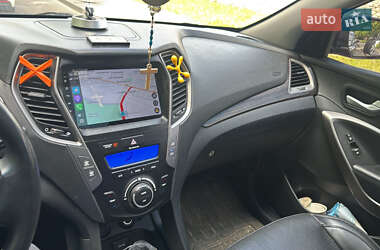 Внедорожник / Кроссовер Hyundai Santa FE 2015 в 