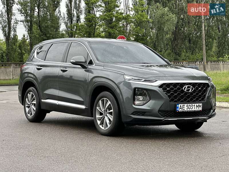 Позашляховик / Кросовер Hyundai Santa FE 2019 в 