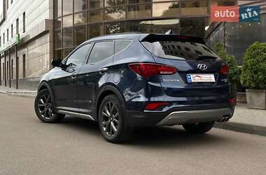 Внедорожник / Кроссовер Hyundai Santa FE 2016 в 