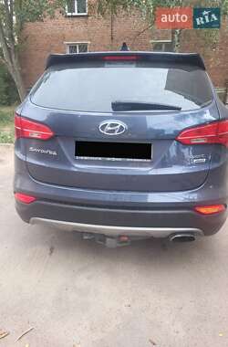 Позашляховик / Кросовер Hyundai Santa FE 2015 в 