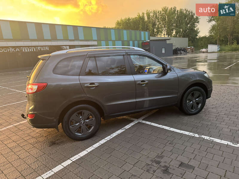Позашляховик / Кросовер Hyundai Santa FE 2010 в Трускавці