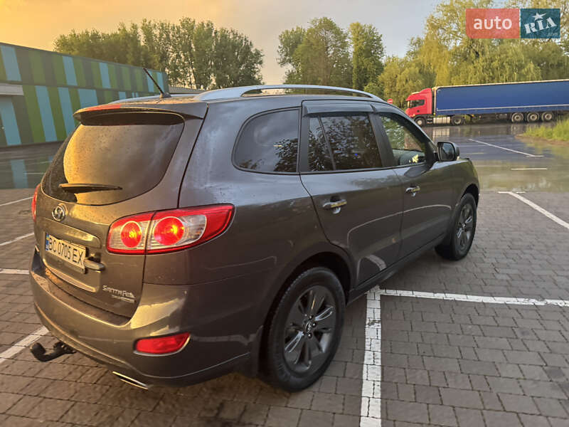 Позашляховик / Кросовер Hyundai Santa FE 2010 в Трускавці