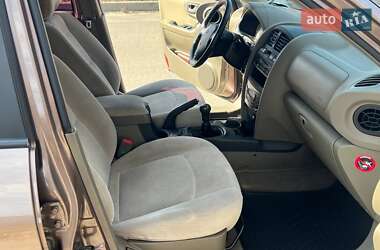 Позашляховик / Кросовер Hyundai Santa FE 2005 в 