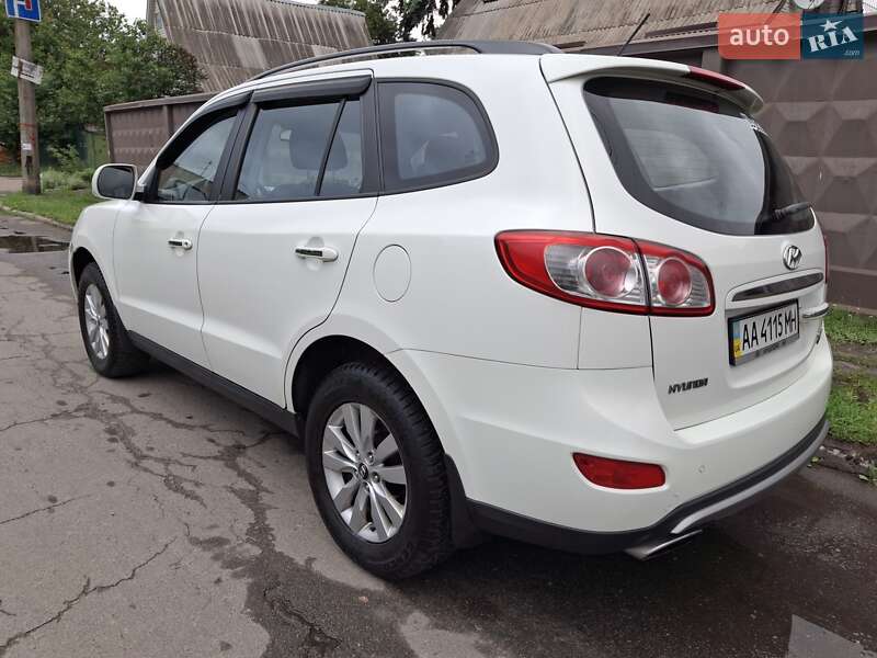 Внедорожник / Кроссовер Hyundai Santa FE 2012 в Киеве