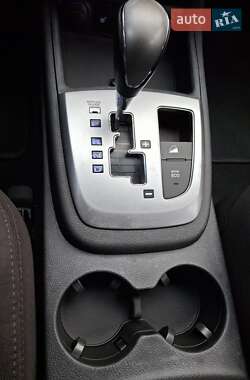 Внедорожник / Кроссовер Hyundai Santa FE 2012 в 