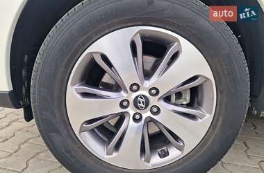 Позашляховик / Кросовер Hyundai Santa FE 2011 в 