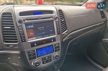 Позашляховик / Кросовер Hyundai Santa FE 2011 в 
