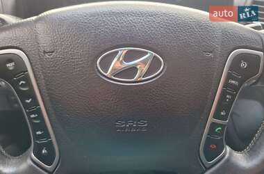 Позашляховик / Кросовер Hyundai Santa FE 2011 в 
