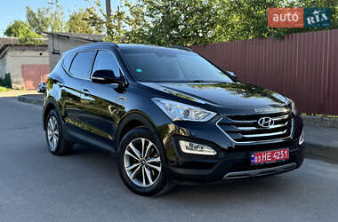 Внедорожник / Кроссовер Hyundai Santa FE 2015 в Радивилове