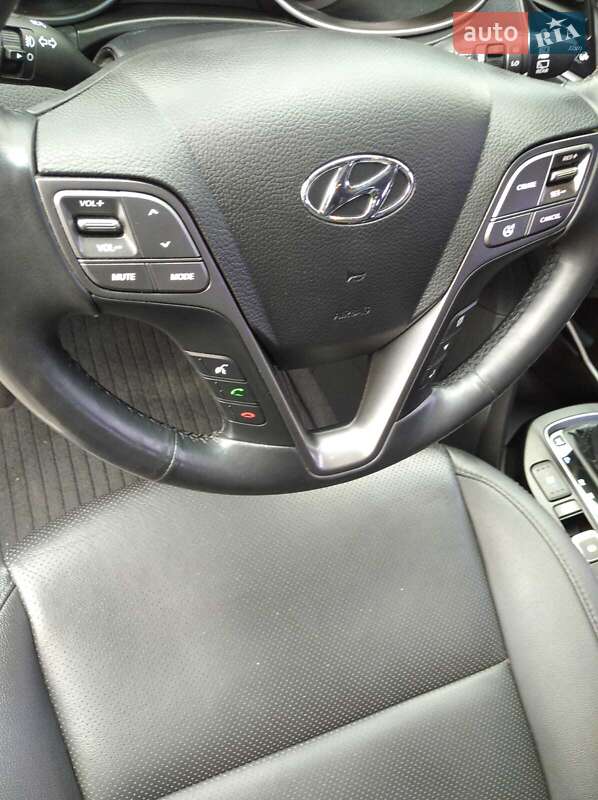 Позашляховик / Кросовер Hyundai Santa FE 2014 в Могилів-Подільському