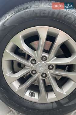 Внедорожник / Кроссовер Hyundai Santa FE 2019 в 