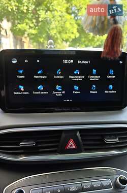 Внедорожник / Кроссовер Hyundai Santa FE 2020 в 