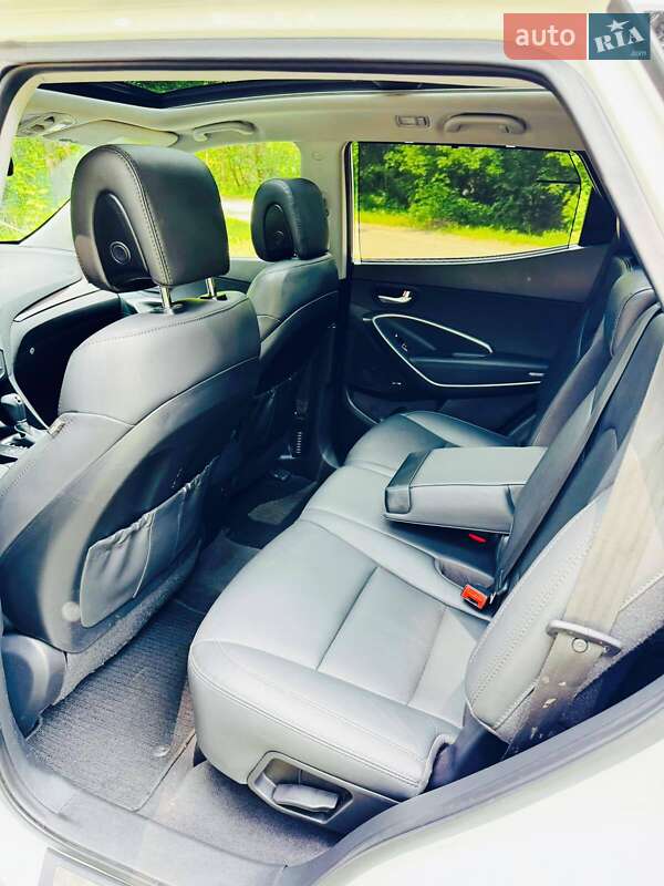 Позашляховик / Кросовер Hyundai Santa FE 2016 в Києві