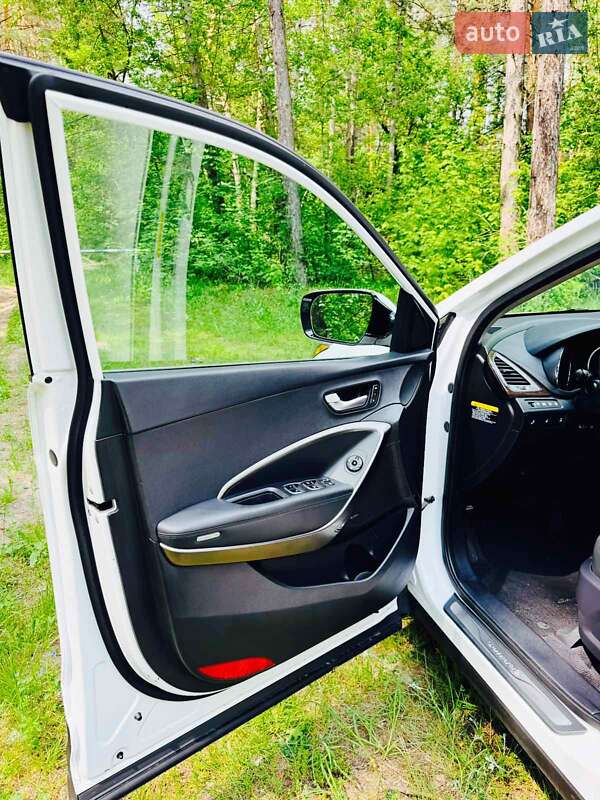 Позашляховик / Кросовер Hyundai Santa FE 2016 в Києві