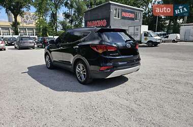 Внедорожник / Кроссовер Hyundai Santa FE 2016 в 