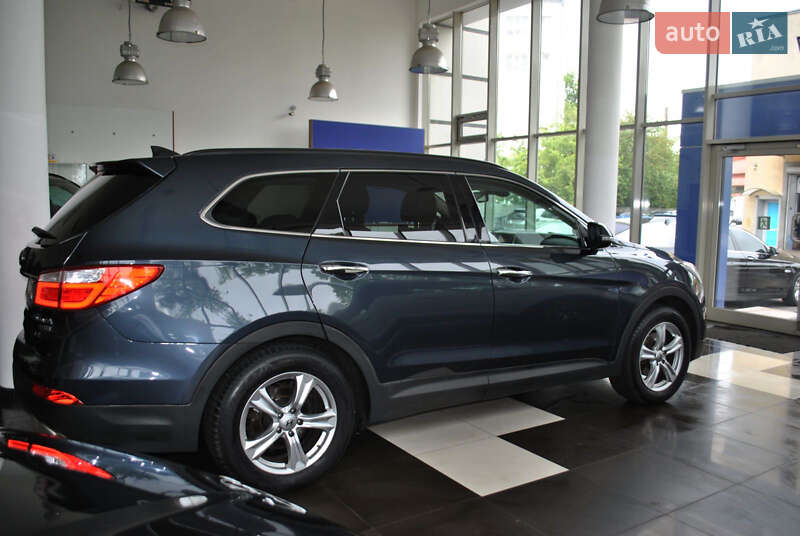 Позашляховик / Кросовер Hyundai Santa FE 2015 в Рівному