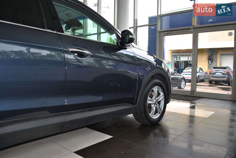 Позашляховик / Кросовер Hyundai Santa FE 2015 в Рівному