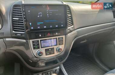 Внедорожник / Кроссовер Hyundai Santa FE 2010 в 
