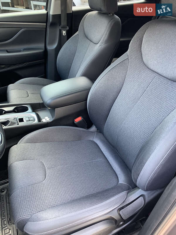 Внедорожник / Кроссовер Hyundai Santa FE 2019 в Киеве