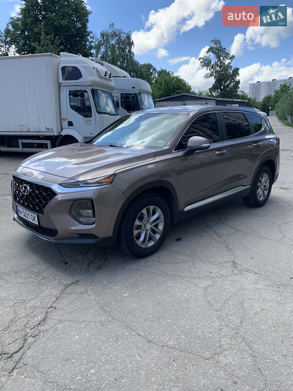 Внедорожник / Кроссовер Hyundai Santa FE 2019 в Киеве