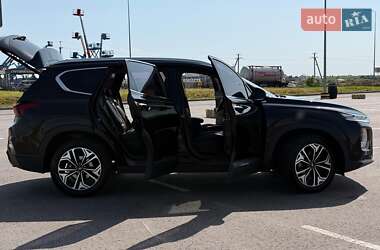 Позашляховик / Кросовер Hyundai Santa FE 2019 в 