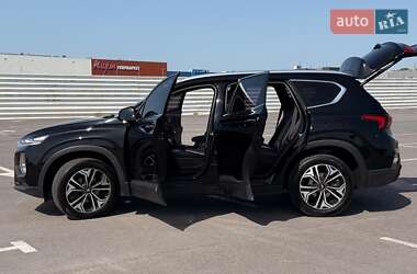 Позашляховик / Кросовер Hyundai Santa FE 2019 в 