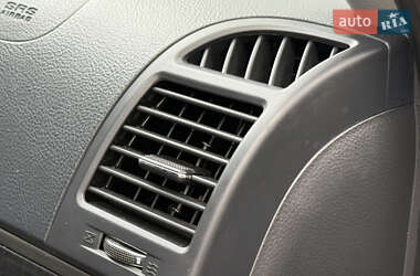 Внедорожник / Кроссовер Hyundai Santa FE 2010 в 