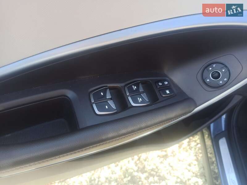 Позашляховик / Кросовер Hyundai Santa FE 2016 в Одесі