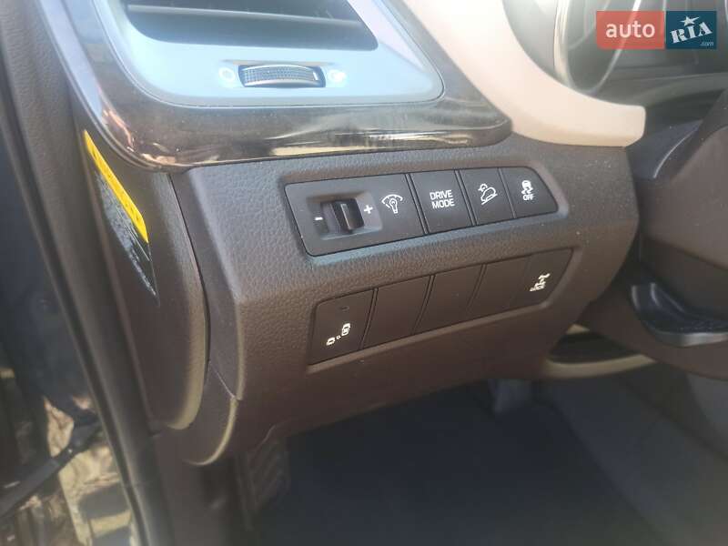 Позашляховик / Кросовер Hyundai Santa FE 2016 в Одесі