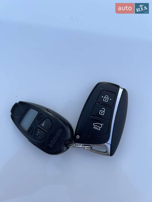 Позашляховик / Кросовер Hyundai Santa FE 2012 в Звенигородці