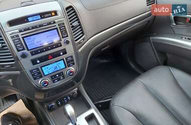 Внедорожник / Кроссовер Hyundai Santa FE 2011 в 