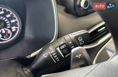 Внедорожник / Кроссовер Hyundai Santa FE 2021 в 